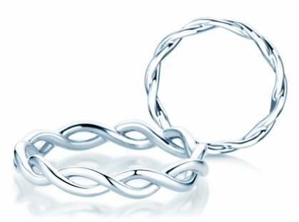 Ring Infinity Curve in Silber